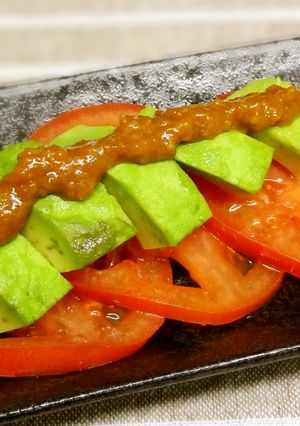 ☆トマトとアボガドかき醤油麹のせ☆-レシピのメイン写真
