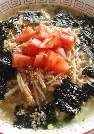 韓国海苔が合う！もやしとトマトのラーメン-レシピのメイン写真