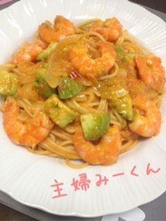 簡単ランチ☆エビアボカドのトマトパスタ-レシピのメイン写真