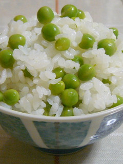お豆ツヤツヤ♡グリーンピースご飯-レシピのメイン写真