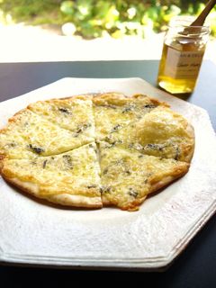 ゴルゴンゾーラのはちみつピザ-レシピのメイン写真