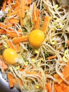 フライパンひとつで石焼ビビンバ-レシピのメイン写真