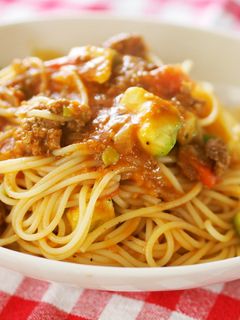残り物ハンバーグで☆トマトアボカドパスタ-レシピのメイン写真