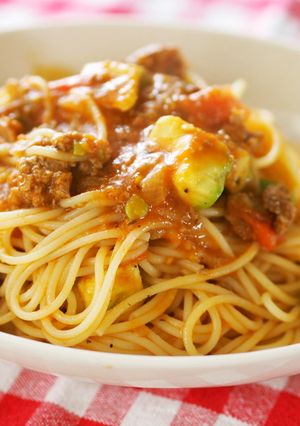 残り物ハンバーグで☆トマトアボカドパスタ-レシピのメイン写真