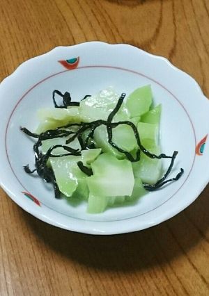 ブロッコリーの芯の塩こんぶ和え♫-レシピのメイン写真