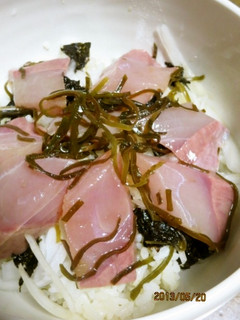 塩こんぶde☆鰤のサッパリ漬け丼-レシピのメイン写真