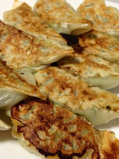 家族が揃えば!餃子パーティだ‼-レシピのメイン写真