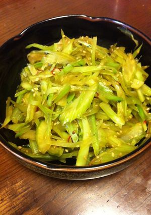 セロリとブロッコリーの茎のきんぴら-レシピのメイン写真