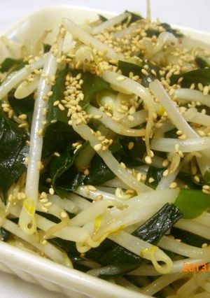 ワカメともやしの炒め物~♪-レシピのメイン写真
