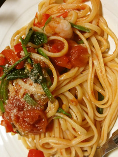エビとほうれん草のトマトソースパスタ-レシピのメイン写真