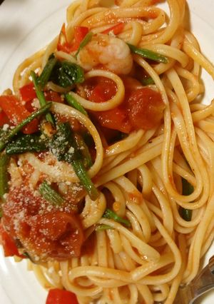 エビとほうれん草のトマトソースパスタ-レシピのメイン写真