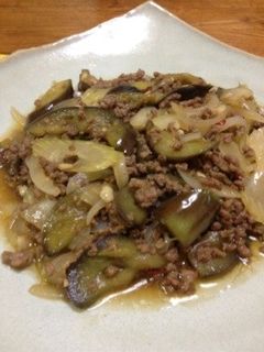 なす・新玉ねぎ・セロリ・ひき肉の甘辛炒め-レシピのメイン写真