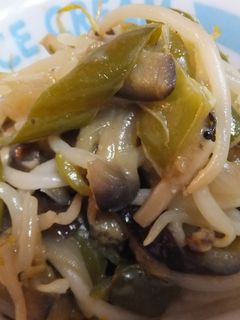 ナスとモヤシとしめじの味噌炒め-レシピのメイン写真