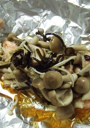 塩昆布で鮭とたっぷりきのこのホイル焼き-レシピのメイン写真