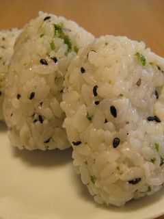 青のりとしらす 黒ごまおにぎり-レシピのメイン写真