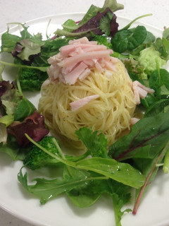 鶏ハムと彩野菜の冷製パスタ ブラバ風-レシピのメイン写真