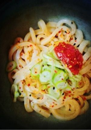 夏にピッタリ！冷たいさっぱり梅うどん-レシピのメイン写真
