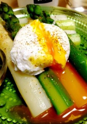 茹でアスパラのポーチドエッグ添え-レシピのメイン写真
