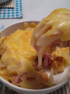 ジャガイモと玉ねぎベーコンのチーズ焼き-レシピのメイン写真