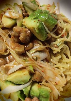 ピリ辛アボカド納豆めん-レシピのメイン写真