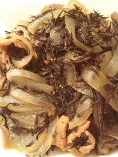 ひじきとたまねぎ、豚肉のさっぱり炒め-レシピのメイン写真