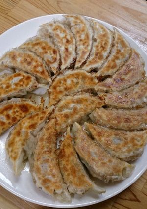 キャベツ＆白菜♡ジューシー♡焼き餃子-レシピのメイン写真