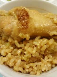 鶏手羽元と玉ねぎの炊き込み玄米ごはん-レシピのメイン写真