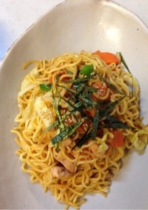 フライパンで手軽にランチ！焼きラーメン☆-レシピのメイン写真