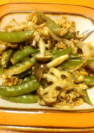 えんどう豆、しめじ、卵の炒め物-レシピのメイン写真