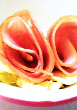 焼きハムのお花　お弁当のすき間に-レシピのメイン写真
