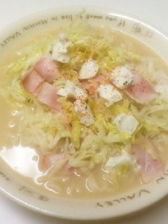 サラダ塩ラーメン(手作りチーズをのせて)-レシピのメイン写真
