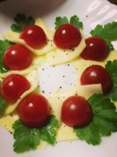 イタリアンパセリでカプレーゼ-レシピのメイン写真
