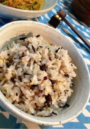 シンプル簡単♪ひじき入り雑穀ご飯-レシピのメイン写真