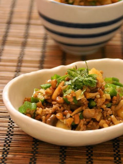 納豆と挽肉、ネバネバ野菜の中華風炒め-レシピのメイン写真