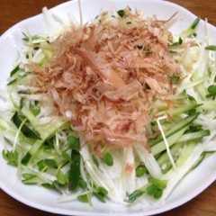รูปของ 山芋のサラダ。疲労回復に♪