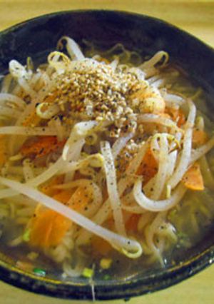 簡単もやしたっぷりラーメン-レシピのメイン写真