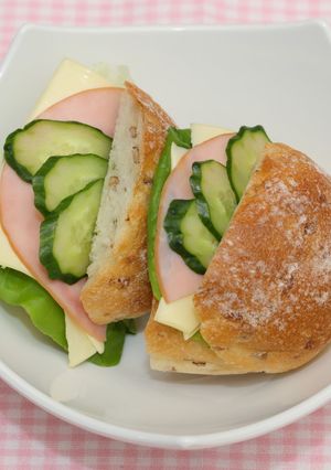 ハムとチーズのライ麦パンサンド-レシピのメイン写真