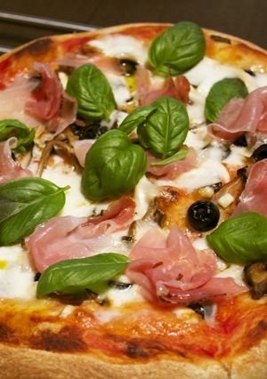 イタリアの家庭で作る生地がおいしいピザ-レシピのメイン写真