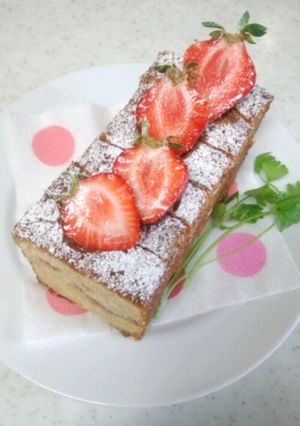 ほっぺたおちるいちごのパウンドケーキ-レシピのメイン写真