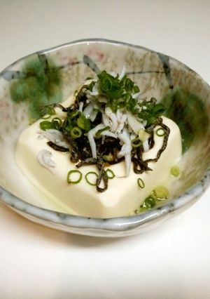 塩昆布としらすで「冷奴」-レシピのメイン写真