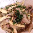 豚味噌炒め♪和の味付けにハーブ♪