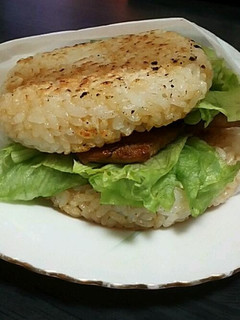 焼き肉のたれで簡単!ライスバーガー-レシピのメイン写真