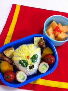 お弁当☆仮面ライダービーストのおにぎり-レシピのメイン写真