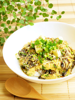塩昆布とクリームチーズのとろとろ玉子丼-レシピのメイン写真