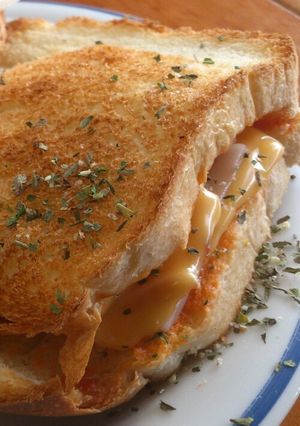 簡単！ベーコンエッグホットサンド-レシピのメイン写真