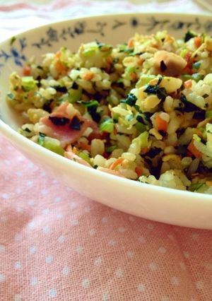 お昼にも♪野菜たっぷりチャーハン-レシピのメイン写真