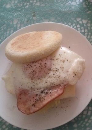 イングリッシュマフィンのオープンサンド-レシピのメイン写真