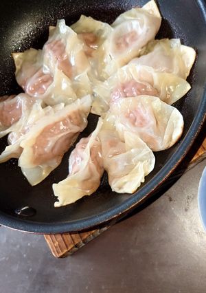 ズボラ人間の作る鉄鍋餃子-レシピのメイン写真