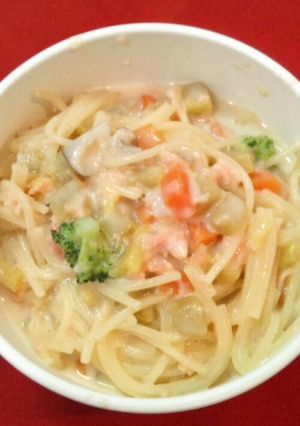 離乳食*鮭ﾌﾚｰｸでｸﾘｰﾑﾊﾟｽﾀ*-レシピのメイン写真