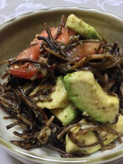 トマトとアボカドのひじきサラダ-レシピのメイン写真